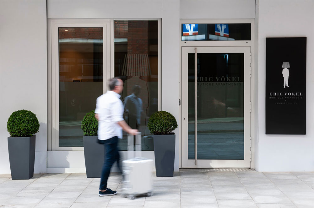 Eric Vökel Hamburg Suites add kiosk to their reception!