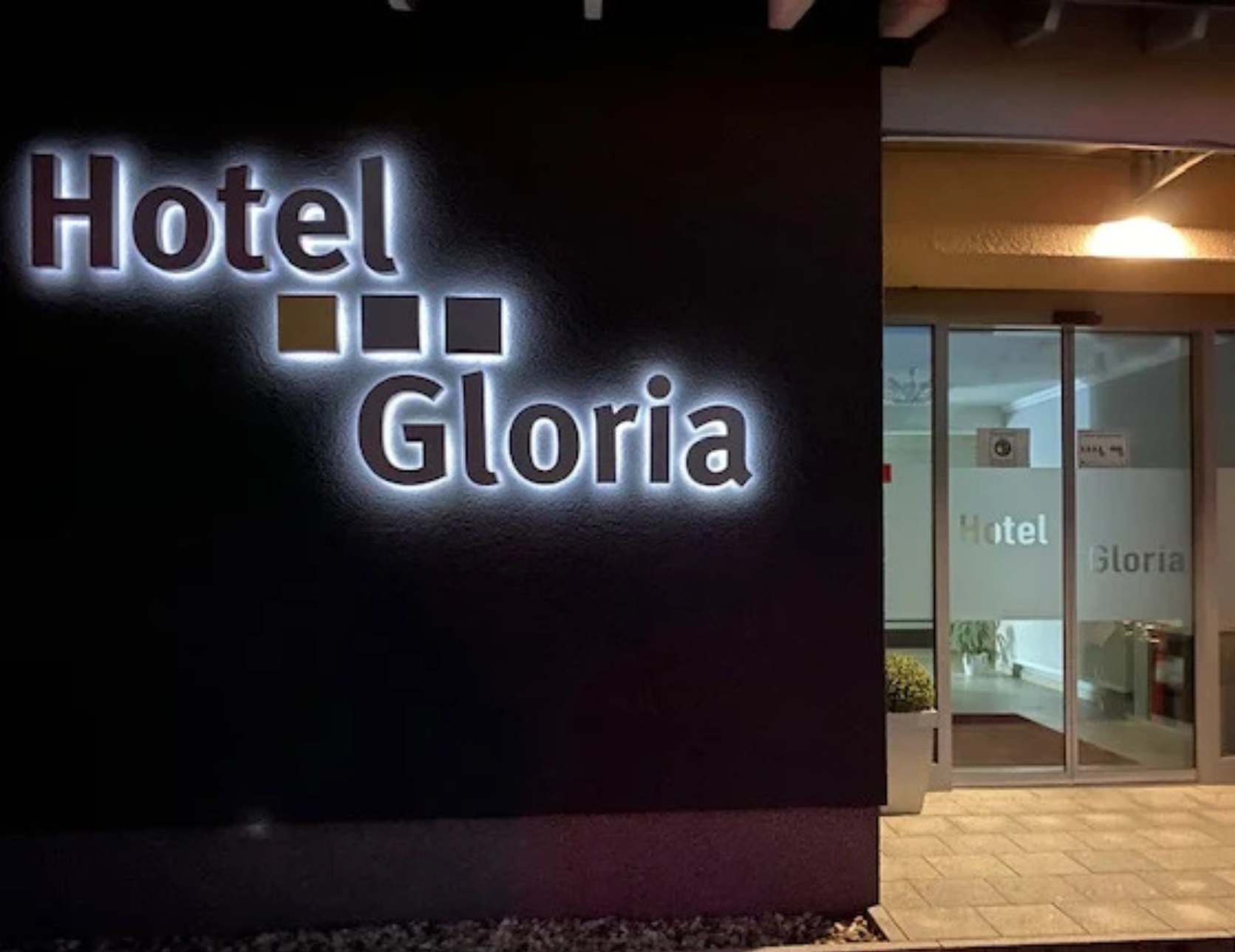 Hotel Gloria Alsdorf, Joining the Family